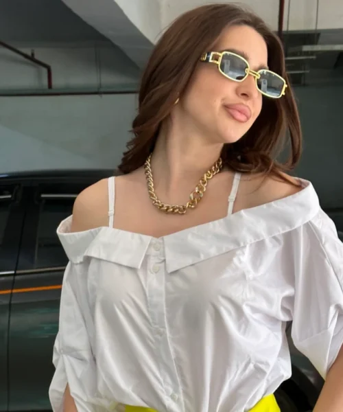 The Ultimate Guide To Off-the-Shoulder Blouses For Effortless Style
